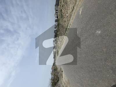 ڈی ایچ اے فیز 8 - زون ڈی ڈی ایچ اے فیز 8,ڈی ایچ اے ڈیفینس,کراچی میں 8 کنال رہائشی پلاٹ 95.0 کروڑ میں برائے فروخت۔