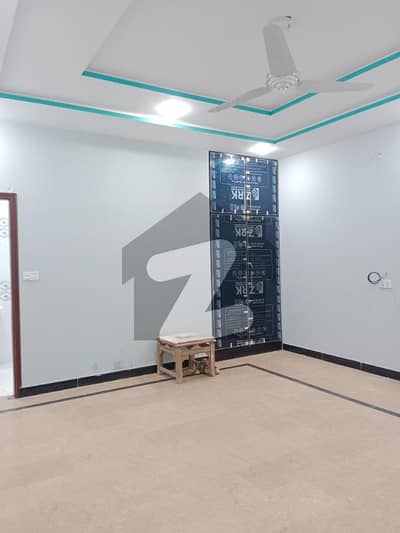 صدر کینٹ,لاہور میں 3 کمروں کا 12 مرلہ بالائی پورشن 70.0 ہزار میں کرایہ پر دستیاب ہے۔