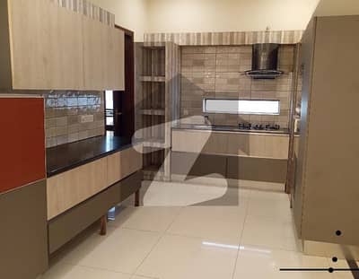 ڈی ایچ اے فیز 8 ڈی ایچ اے ڈیفینس,کراچی میں 6 کمروں کا 1 کنال مکان 5.9 لاکھ میں کرایہ پر دستیاب ہے۔