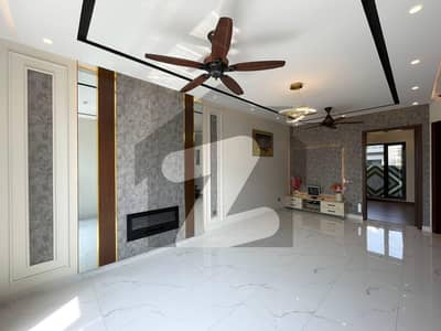 واپڈا ٹاؤن فیز 1 - بلاک جی4 واپڈا ٹاؤن فیز 1,واپڈا ٹاؤن,لاہور میں 4 کمروں کا 5 مرلہ مکان 2.6 کروڑ میں برائے فروخت۔