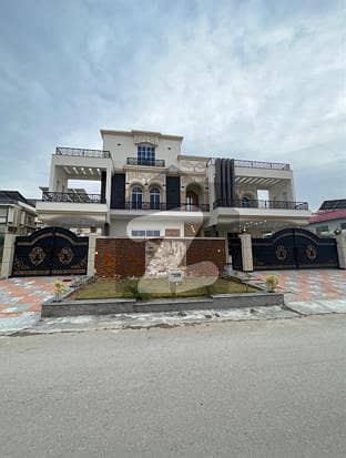 60*100 1.5 Kanal Brand new Royal House For Sale In G-14 Islamabad