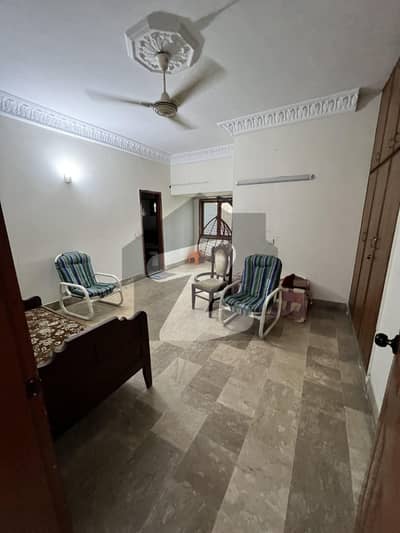 600 YARDS INDEPENDENT CORNER BUNGLOW FOR RENT DHA PHASE 2!  3+3 Bedrooms, Drawing, Dining, Lounge, Kitchen + Study Room Proper 2-Unit West Open 2 Separate Gates 2 Parking Porches 2 Meters - Sol