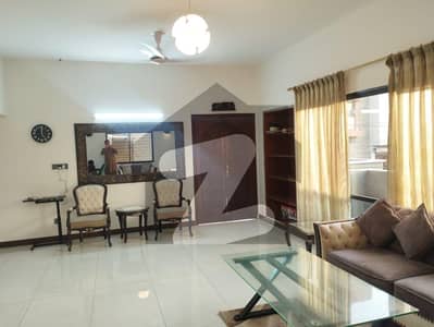 ڈی ایچ اے فیز 4 ڈی ایچ اے ڈیفینس,کراچی میں 5 کمروں کا 12 مرلہ مکان 10.75 کروڑ میں برائے فروخت۔