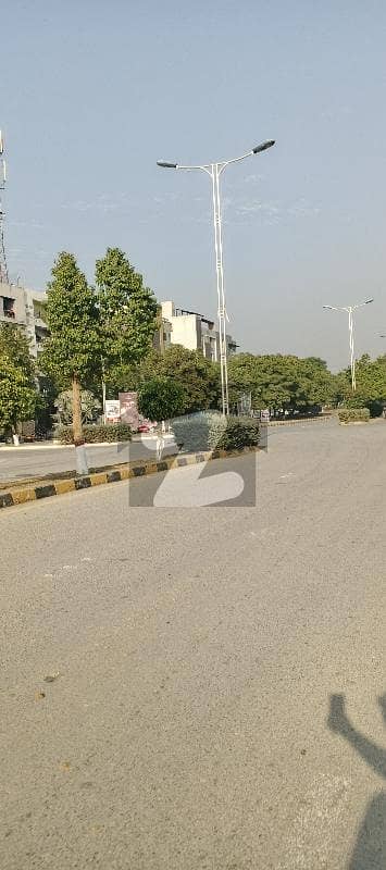 ایم پی سی ایچ ایس - بلاک ڈی ایم پی سی ایچ ایس ۔ ملٹی گارڈنز,بی ۔ 17,اسلام آباد میں 14 مرلہ رہائشی پلاٹ 1.65 کروڑ میں برائے فروخت۔