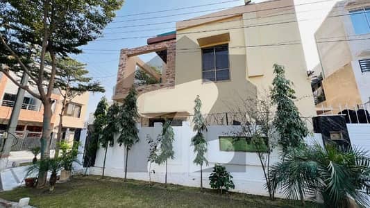 اے ڈبلیو ٹی فیز 2 اے ڈبلیو ٹی آرمی ویلفیئر ٹرسٹ,رائیونڈ روڈ,لاہور میں 5 کمروں کا 10 مرلہ مکان 2.8 کروڑ میں برائے فروخت۔