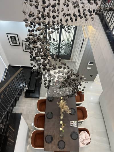 ڈی ایچ اے فیز 7 - بلاک وائے فیز 7,ڈیفنس (ڈی ایچ اے),لاہور میں 4 کمروں کا 10 مرلہ مکان 6.5 کروڑ میں برائے فروخت۔