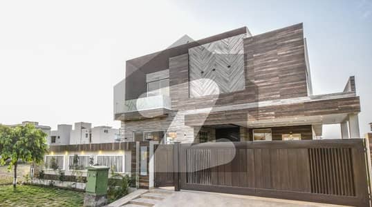 ڈی ایچ اے فیز 5 ڈیفنس (ڈی ایچ اے),لاہور میں 4 کمروں کا 10 مرلہ مکان 5.3 کروڑ میں برائے فروخت۔