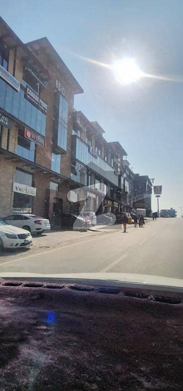 بحریہ ٹاؤن راولپنڈی راولپنڈی میں 3 کنال Studio عمارت 22.5 لاکھ میں کرایہ پر دستیاب ہے۔