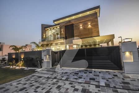 1-Kanal Contemporary Bungalow 5 Bedrooms, Elegant Double-Height Lobby