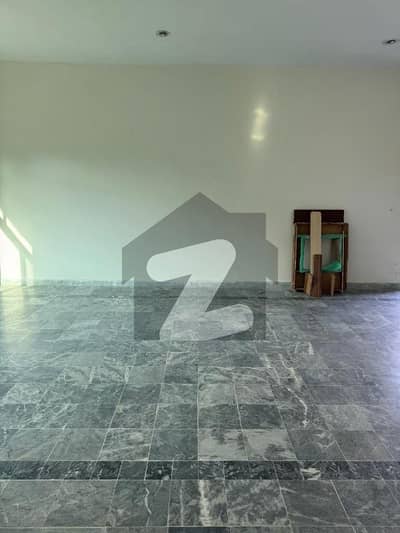 بنی گالہ اسلام آباد میں 2 کمروں کا 1 کنال بالائی پورشن 70.0 ہزار میں کرایہ پر دستیاب ہے۔