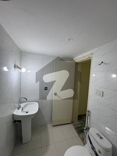 جوہر ٹاؤن فیز 1 جوہر ٹاؤن,لاہور میں 4 کمروں کا 5 مرلہ مکان 2.5 کروڑ میں برائے فروخت۔