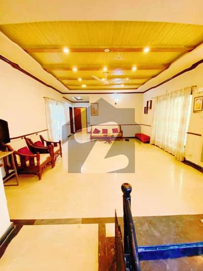 1 KANAL UPPER PORTION AVAILABLE FOR RENT IN DHA PHASE 3