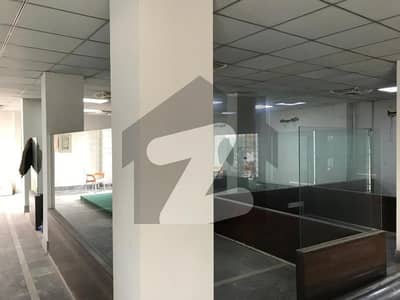 اسلام آباد ایکسپریس وے اسلام آباد میں 2 کنال Studio دفتر 5.0 لاکھ میں کرایہ پر دستیاب ہے۔