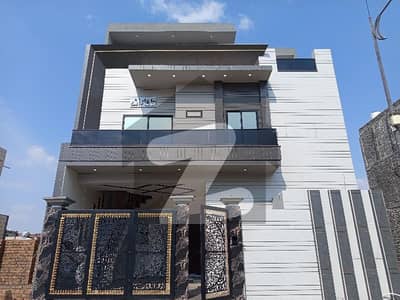 فور سِیزن ہاؤسنگ فیصل آباد میں 5 مرلہ Studio مکان 2.77 کروڑ میں برائے فروخت۔