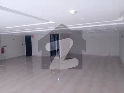 ڈی ایچ اے فیز 6 - سی سی اے بلاک ڈی ایچ اے فیز 6,ڈیفنس (ڈی ایچ اے),لاہور میں 8 مرلہ Studio دکان 3.9 لاکھ میں کرایہ پر دستیاب ہے۔