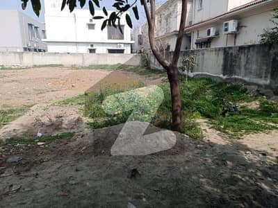 Best Investment Option 10 Marla Plot in Phase 7 Near To Park & Masjid