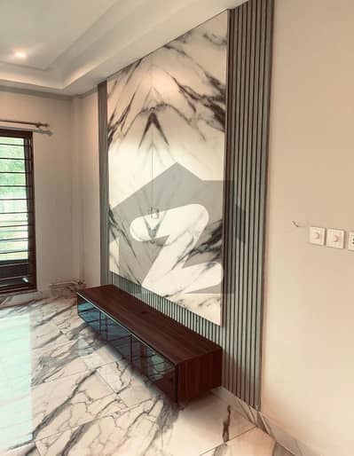 عسکری 10 عسکری,لاہور میں 4 کمروں کا 13 مرلہ فلیٹ 4.25 کروڑ میں برائے فروخت۔