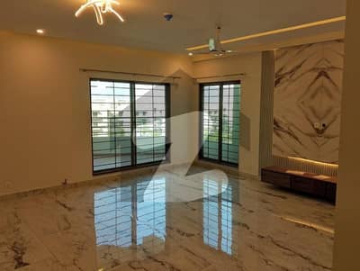 10 MARLA 3 BEDROOMS APARTMENT AVAILABLE FOR SALE