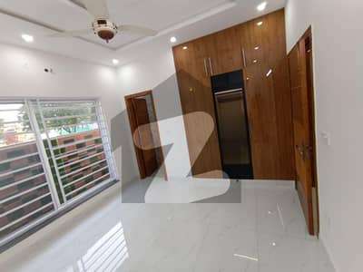 10 marla upper portion for rent available in wapda town phase 1 in lahore bijli pani gas available