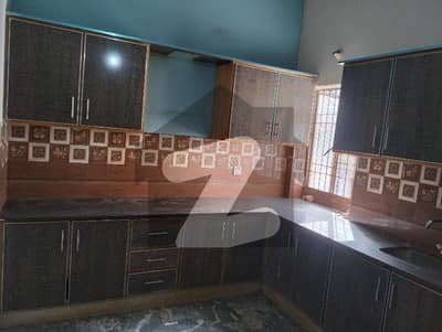 والٹن ریلوے آفیسرز کالونی - بلاک بی والٹن ریلوے آفیسرز کالونی,لاہور میں 2 کمروں کا 10 مرلہ بالائی پورشن 65.0 ہزار میں کرایہ پر دستیاب ہے۔