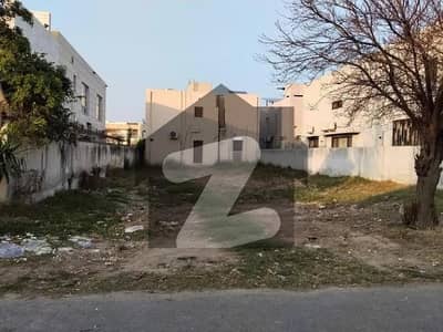 1 Kanal Top Location Plot No-522 Block G Phase 6 DHA Lahore For Urgent Sale