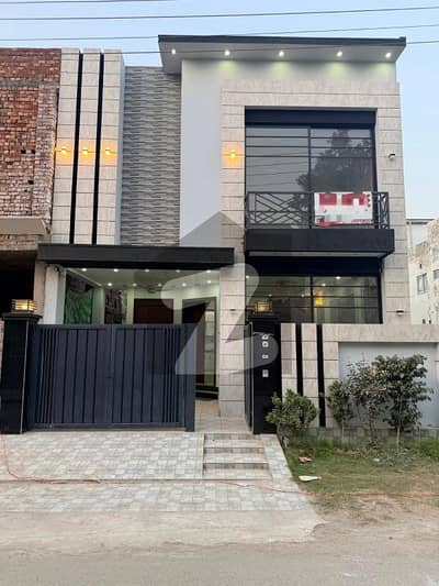 ڈی ایچ اے 11 رہبر سیکٹر 2 ڈی ایچ اے 11 رہبر,لاہور میں 3 کمروں کا 5 مرلہ مکان 2.35 کروڑ میں برائے فروخت۔