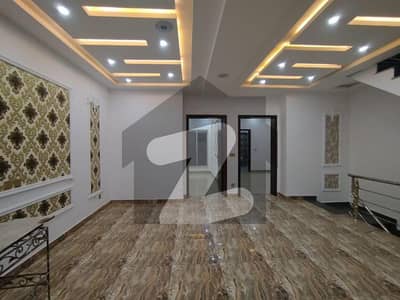 پاک عرب ہاؤسنگ سوسائٹی لاہور میں 4 کمروں کا 3 مرلہ مکان 90.0 ہزار میں کرایہ پر دستیاب ہے۔