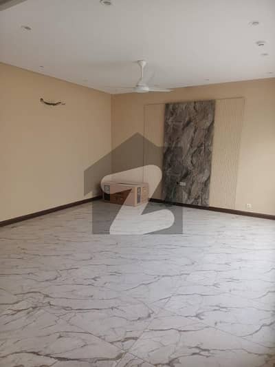 ڈی ایچ اے فیز 8 ڈیفنس (ڈی ایچ اے),لاہور میں 3 کمروں کا 1 کنال بالائی پورشن 1.0 لاکھ میں کرایہ پر دستیاب ہے۔ ڈی ایچ اے فیز 8 ڈیفنس (ڈی ایچ اے),لاہور میں 3 کمروں کا 1 کنال بالائی پورشن 1.0 لاکھ میں کرایہ پر دستیاب ہے۔