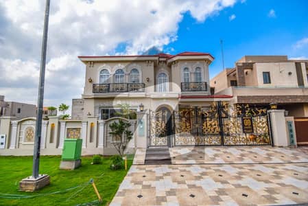 ڈی ایچ اے فیز 7 ڈیفنس (ڈی ایچ اے),لاہور میں 5 کمروں کا 1 کنال مکان 8.5 کروڑ میں برائے فروخت۔