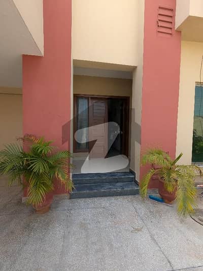 عسکری 11 ۔ سیکٹر اے عسکری 11,عسکری,لاہور میں 3 کمروں کا 10 مرلہ مکان 4.45 کروڑ میں برائے فروخت۔