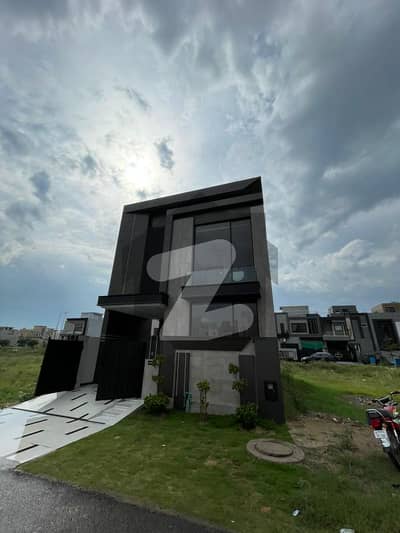 5 Marla Luxury House Available For Rent In DHA 9 Town