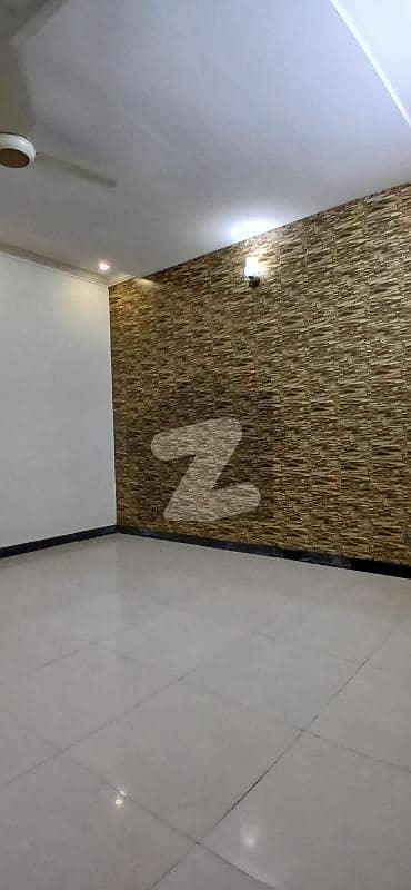 ایف ۔ 11 اسلام آباد میں 4 کمروں کا 10 مرلہ مکان 2.75 لاکھ میں کرایہ پر دستیاب ہے۔