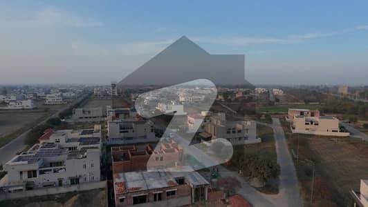 ڈی ایچ اے فیز 8 - بلاک زیڈ 6 ڈی ایچ اے فیز 8,ڈیفنس (ڈی ایچ اے),لاہور میں 10 مرلہ رہائشی پلاٹ 1.5 کروڑ میں برائے فروخت۔