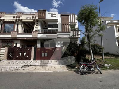 سٹی ہاؤسنگ سوسائٹی گوجرانوالہ میں 3 کمروں کا 5 مرلہ مکان 55.0 ہزار میں کرایہ پر دستیاب ہے۔