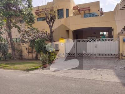10 Marla House available for sale in Askari 10