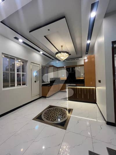 نیا ناظم آباد کراچی میں 4 کمروں کا 5 مرلہ مکان 4.2 کروڑ میں برائے فروخت۔