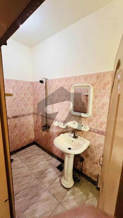 بنی گالہ اسلام آباد میں 1 کمرے کا 2 مرلہ فلیٹ 25.0 ہزار میں کرایہ پر دستیاب ہے۔