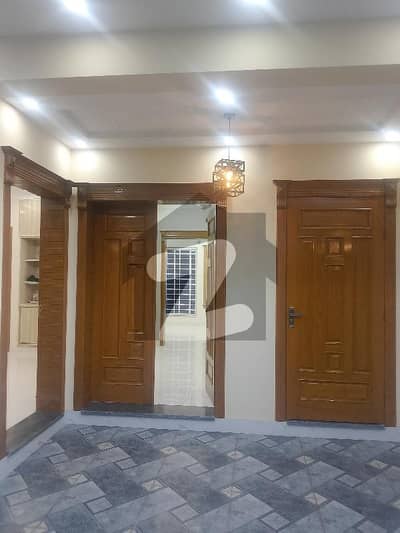 جی ۔ 13 اسلام آباد میں 4 کمروں کا 4 مرلہ مکان 3.65 کروڑ میں برائے فروخت۔