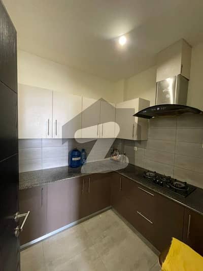 سکائی پارک ون گلبرگ گرینز,گلبرگ,اسلام آباد میں 2 کمروں کا 7 مرلہ فلیٹ 3.5 کروڑ میں برائے فروخت۔