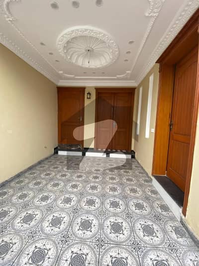 خیابان امین - بلاک این خیابانِ امین,لاہور میں 3 کمروں کا 5 مرلہ مکان 1.65 کروڑ میں برائے فروخت۔