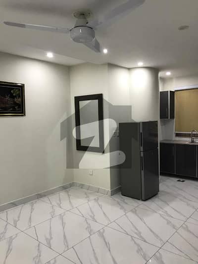 Brand New Building Semi Furnished Area 1200 Square Feet Available For Rent Corporate Office In Main Boulevard Road Gulberg 3 Lahore