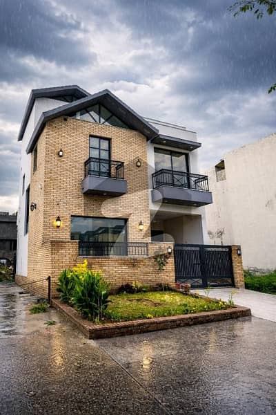 Designer 4 Marla Single Unit House 3 Beds Modern Kitchen Separate Entrances Ideal Family Living For Rent