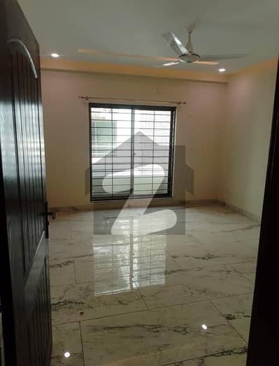 عسکری 11 - سیکٹر ڈی عسکری 11,عسکری,لاہور میں 3 کمروں کا 10 مرلہ فلیٹ 1.6 لاکھ میں کرایہ پر دستیاب ہے۔