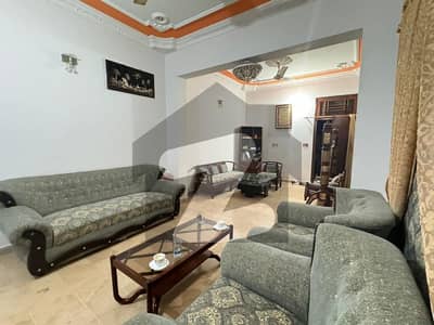 کاظم آباد ملیر,کراچی میں 8 کمروں کا 8 مرلہ مکان 3.4 کروڑ میں برائے فروخت۔