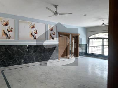 این ایف سی 1 لاہور میں 3 کمروں کا 1 کنال بالائی پورشن 95.0 ہزار میں کرایہ پر دستیاب ہے۔