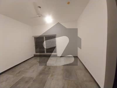 ڈی ایچ اے فیز 6 - بلاک جے فیز 6,ڈیفنس (ڈی ایچ اے),لاہور میں 5 کمروں کا 1 کنال مکان 3.5 لاکھ میں کرایہ پر دستیاب ہے۔ ڈی ایچ اے فیز 6 - بلاک جے فیز 6,ڈیفنس (ڈی ایچ اے),لاہور میں 5 کمروں کا 1 کنال مکان 3.5 لاکھ میں کرایہ پر دستیاب ہے۔