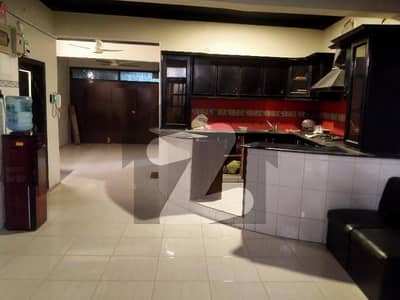 یونیورسٹی روڈ کراچی میں 8 مرلہ Studio دفتر 1.4 لاکھ میں کرایہ پر دستیاب ہے۔