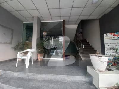 پی آئی اے مین بلیوارڈ لاہور میں 1 کمرے کا 10 مرلہ دکان 3.0 لاکھ میں کرایہ پر دستیاب ہے۔