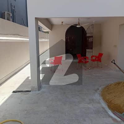 ڈی ایچ اے فیز 7 ڈی ایچ اے ڈیفینس,کراچی میں 5 کمروں کا 1 کنال مکان 3.8 لاکھ میں کرایہ پر دستیاب ہے۔