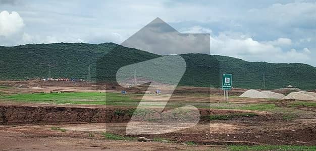 مارگلہ انکلیو مارگلہ ایونیو,اسلام آباد میں 10 مرلہ رہائشی پلاٹ 3.5 کروڑ میں برائے فروخت۔